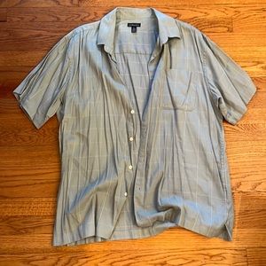 Short sleeve dress shirt